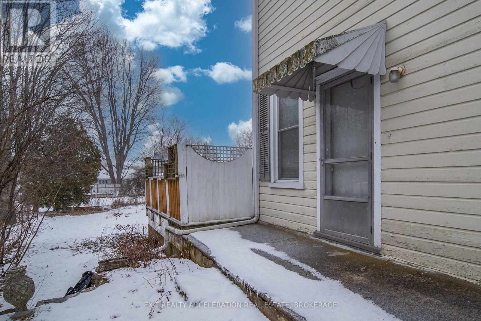 182 WATER STREET W - 21