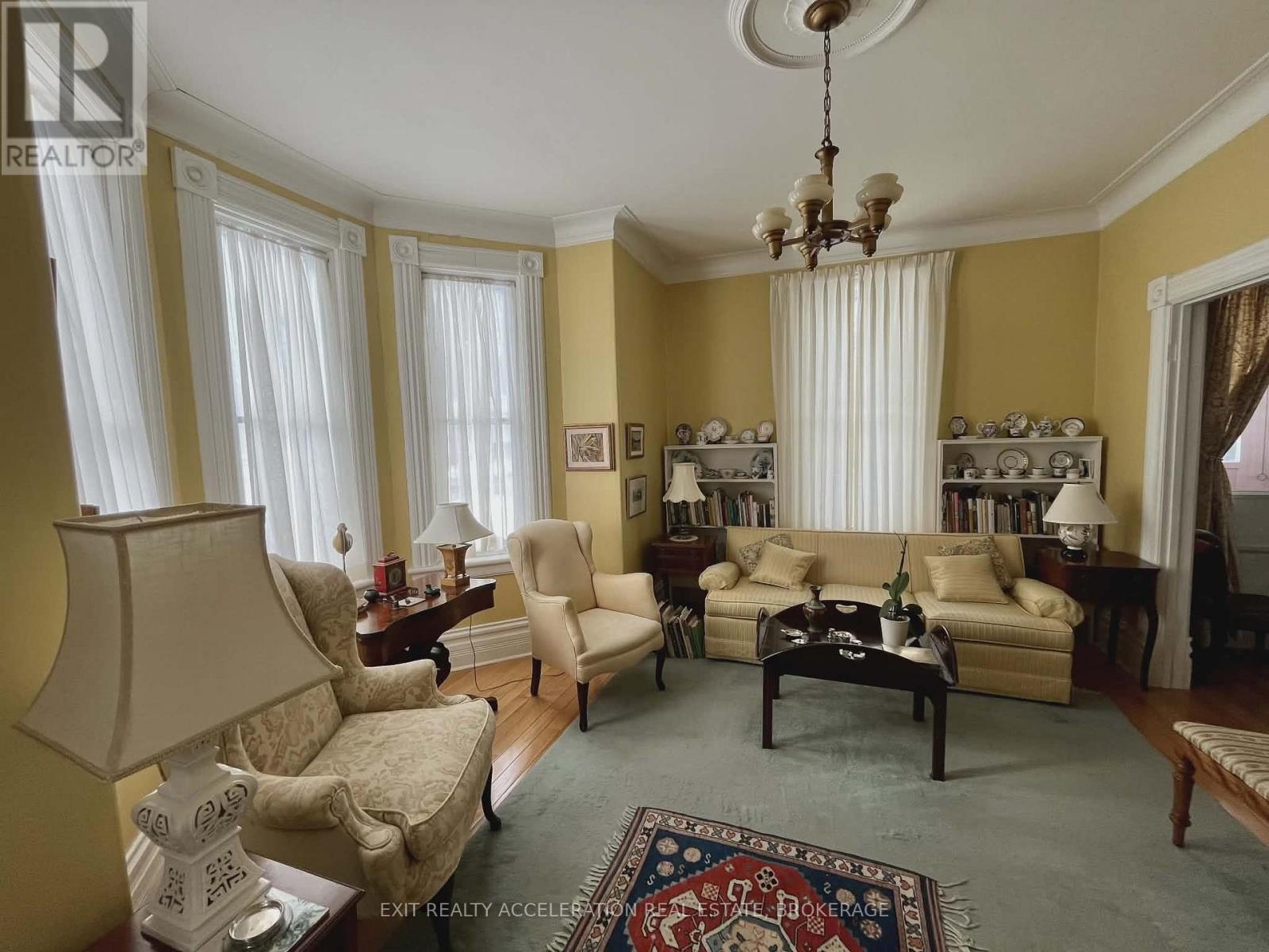 182 WATER STREET W - 10