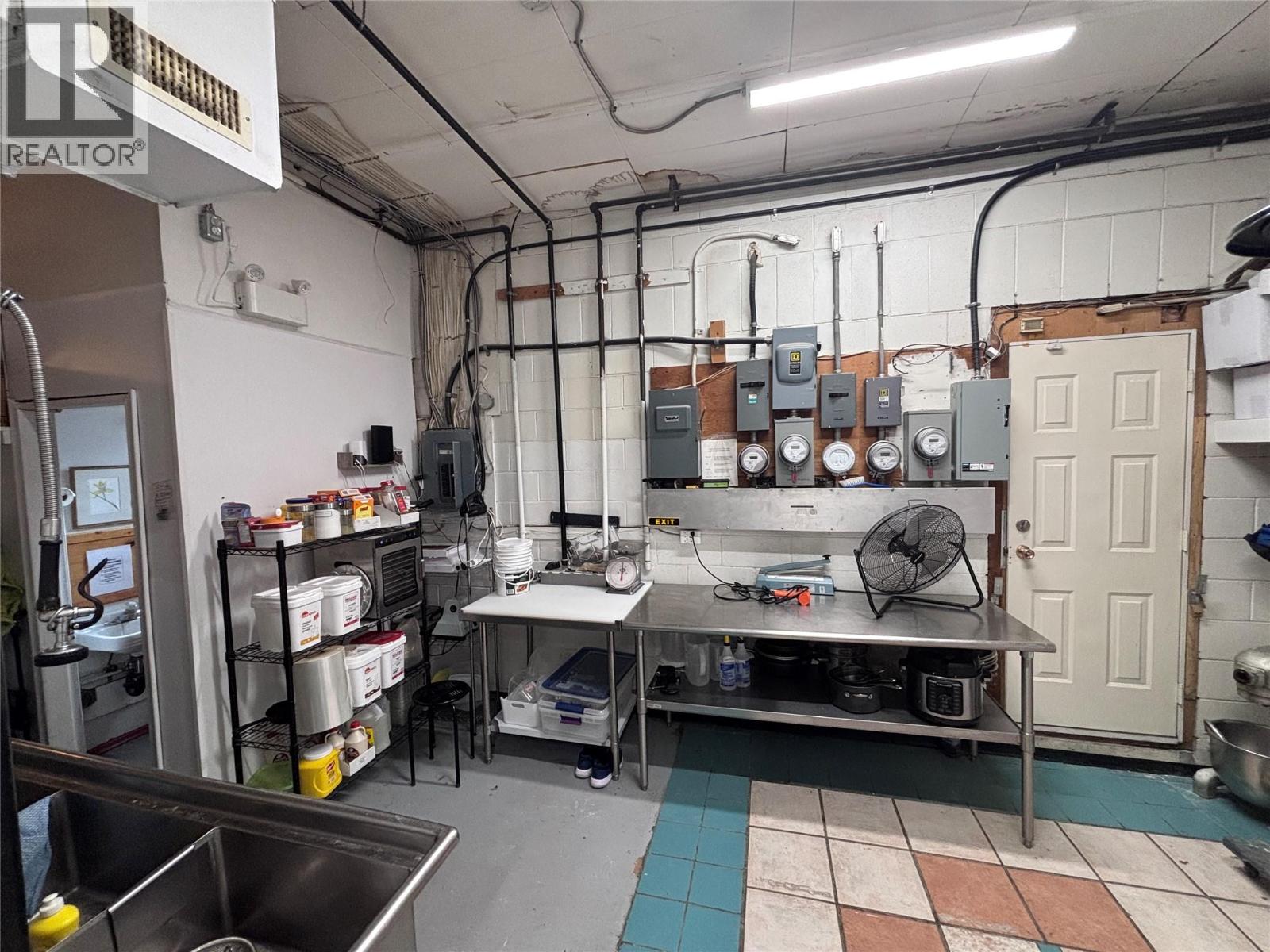 98 White Avenue, Penticton