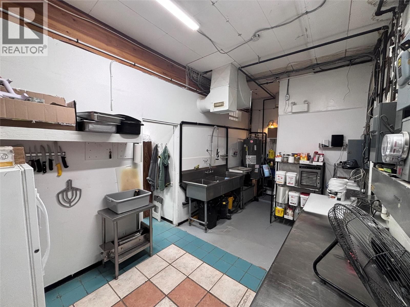 98 White Avenue, Penticton