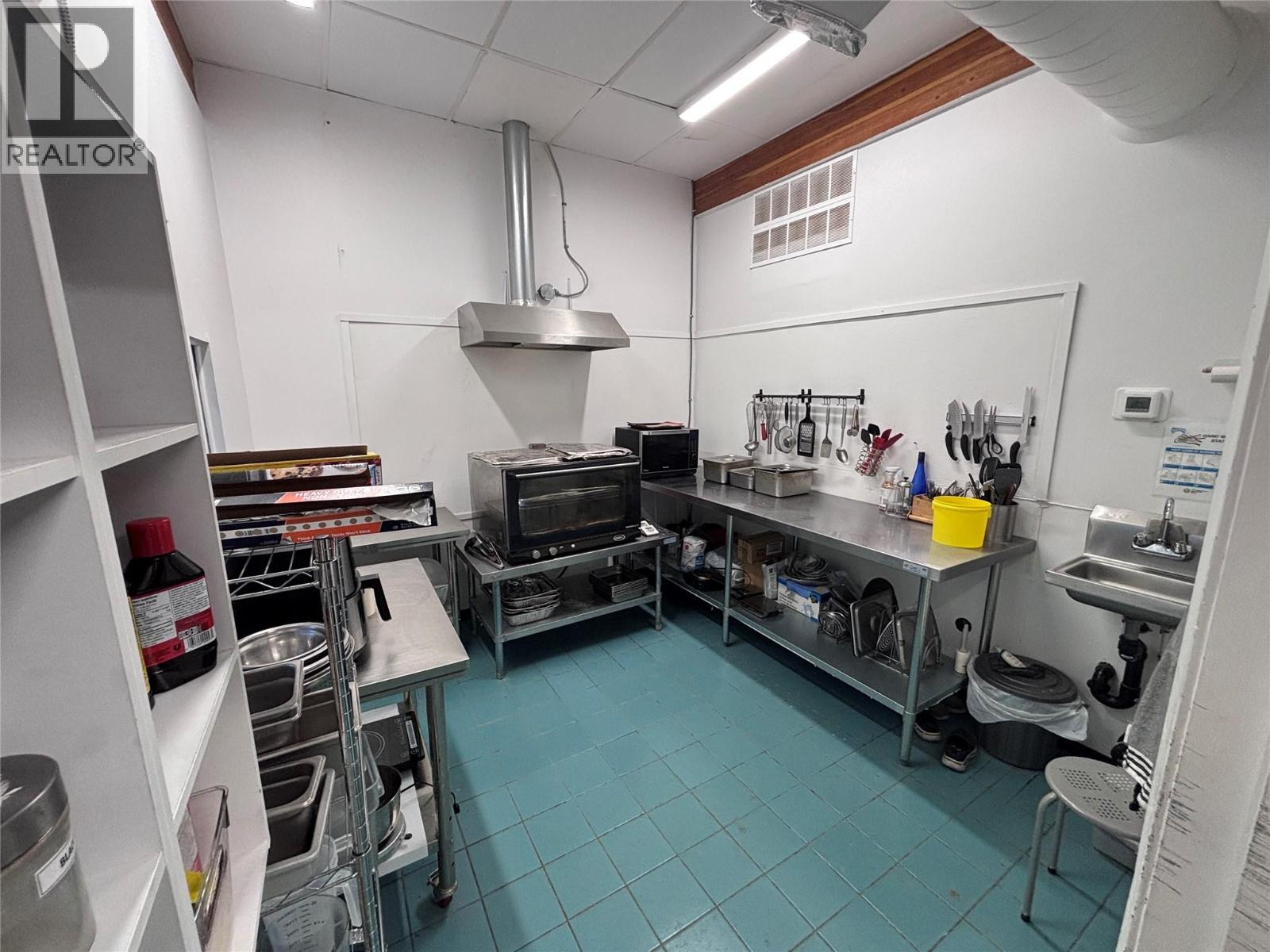 98 White Avenue, Penticton