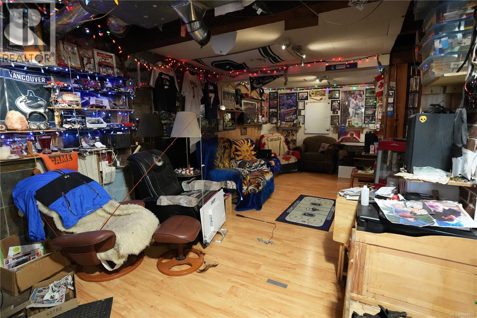 1092 ST. DAVID CRES - 20