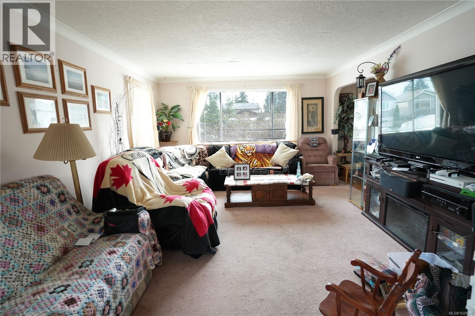 1092 ST. DAVID CRES - 14