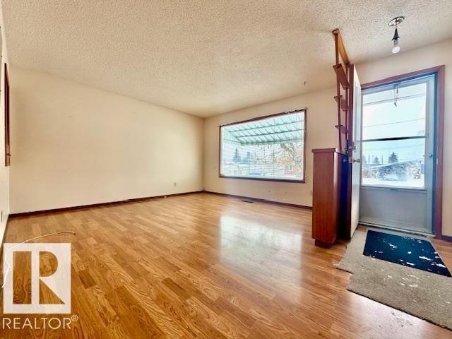 
          5514 43 AV
            <br/>
            <span>Wetaskiwin</span>
            , 
            <span>AB</span>
             <span>T9A0C3</span>
         - Photo 23