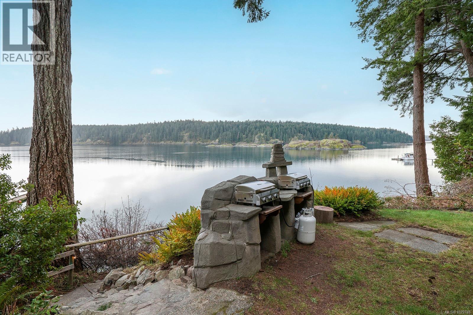 774 Cliffe Rd, Quadra Island