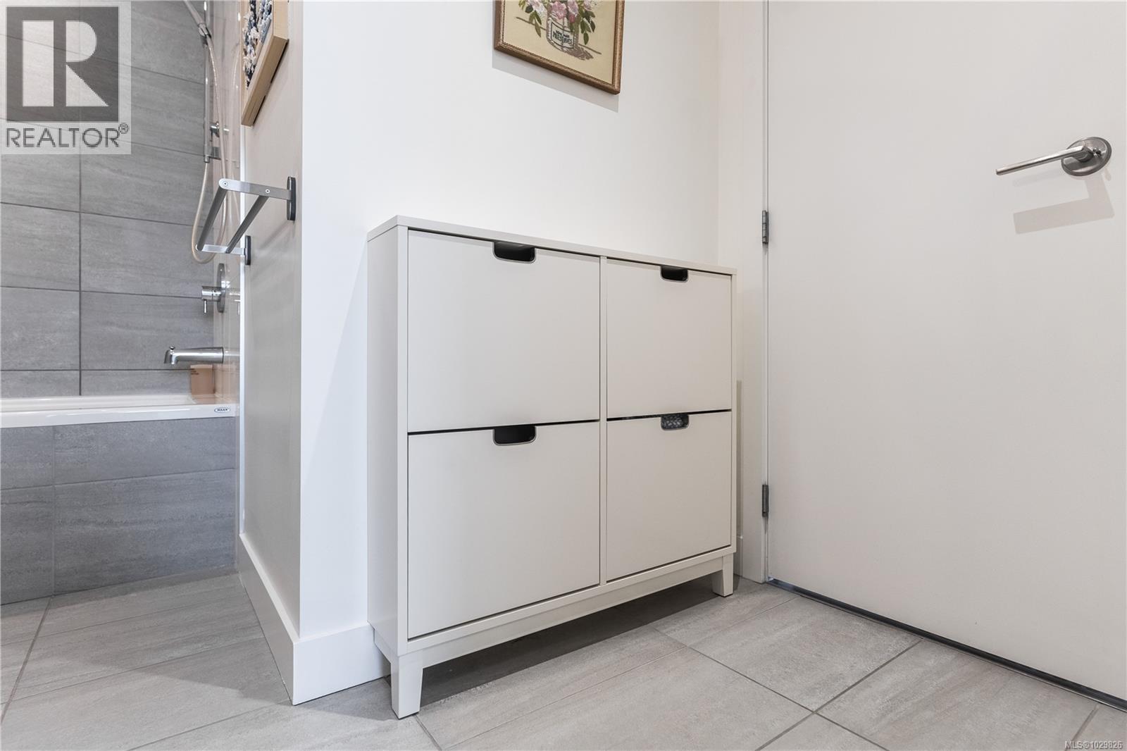 801 838 Broughton Street, Victoria