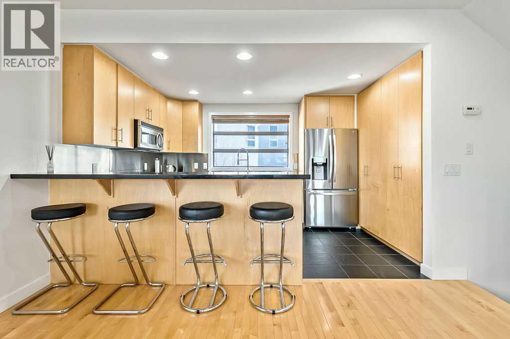 2, 1927 26A Street SW, Calgary, Alberta