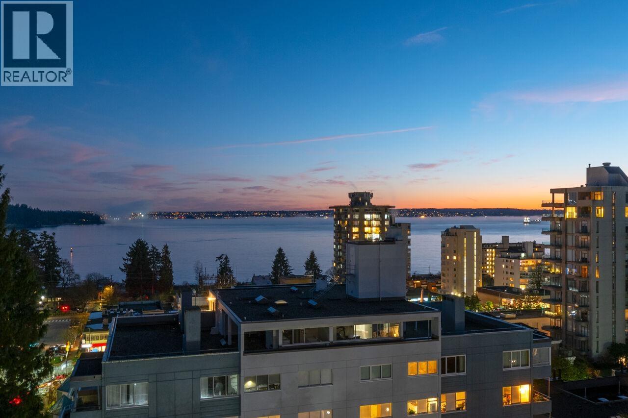 9 1717 DUCHESS AVENUE, West Vancouver