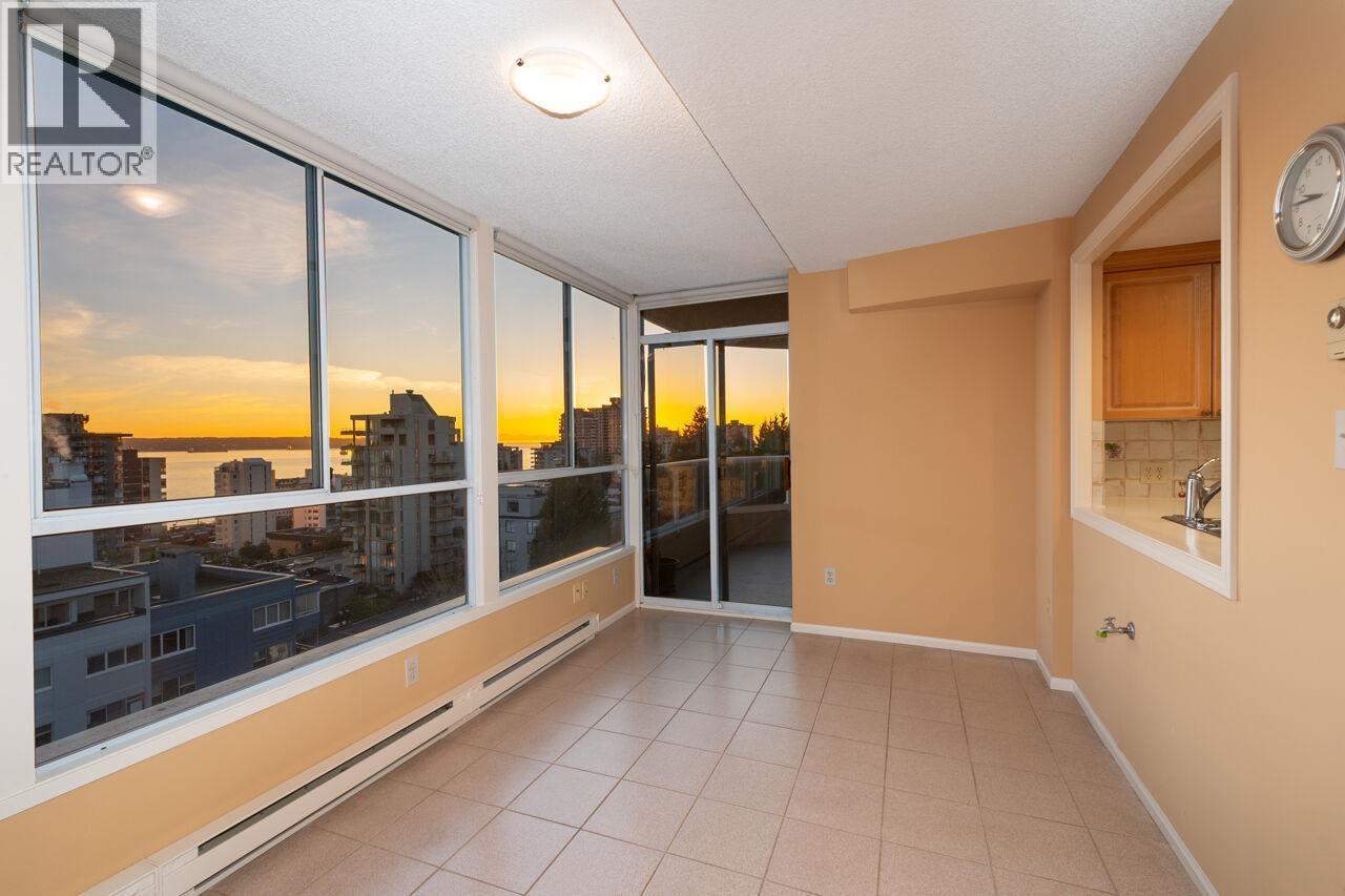 9 1717 DUCHESS AVENUE, West Vancouver