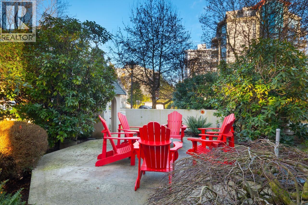 9 1717 DUCHESS AVENUE, West Vancouver