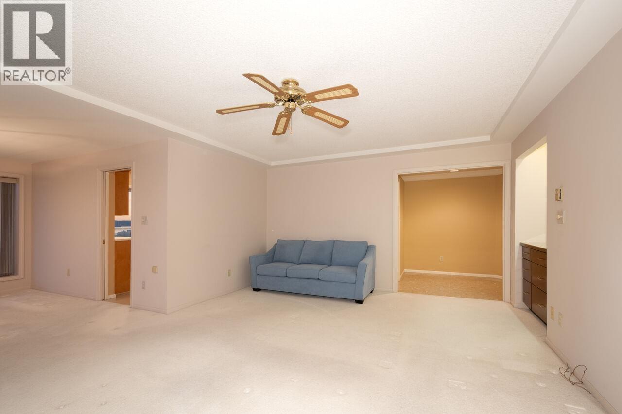 9 1717 DUCHESS AVENUE, West Vancouver