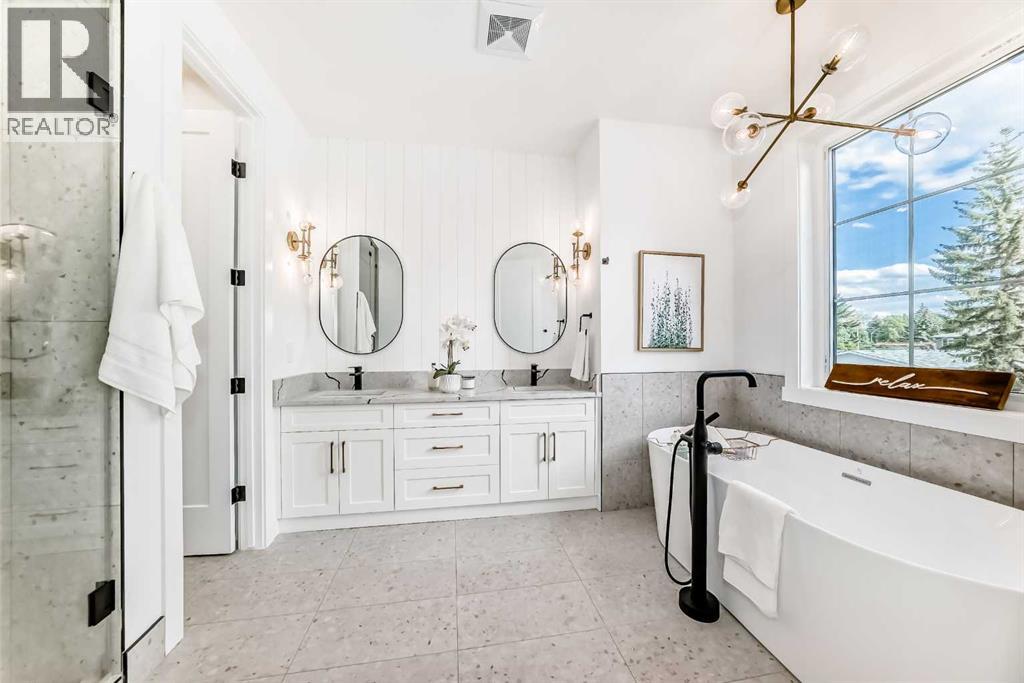 2426 53 Avenue SW, Calgary, Alberta