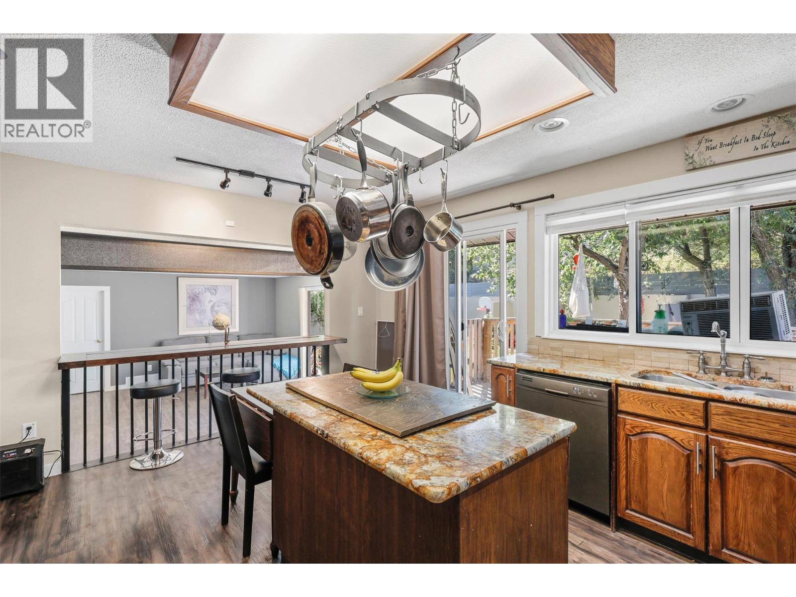  2156 VAN HORNE Drive, Kamloops