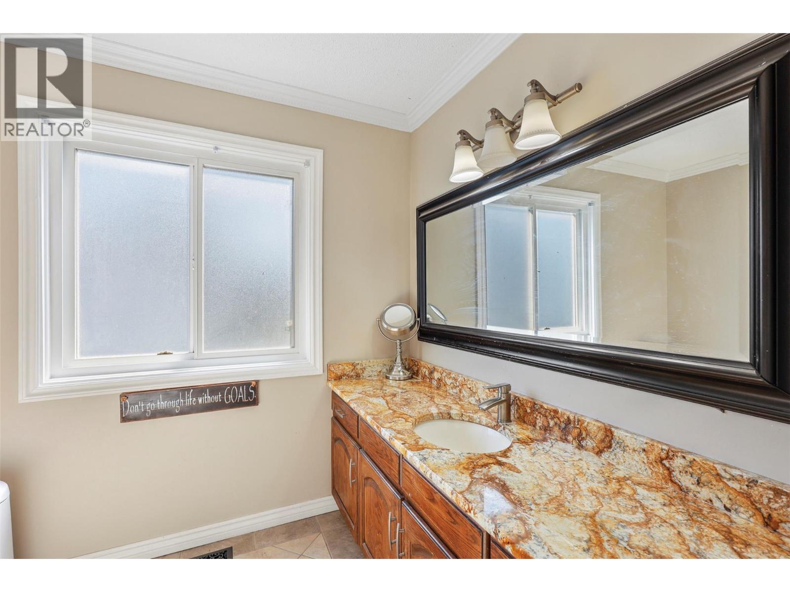  2156 VAN HORNE Drive, Kamloops