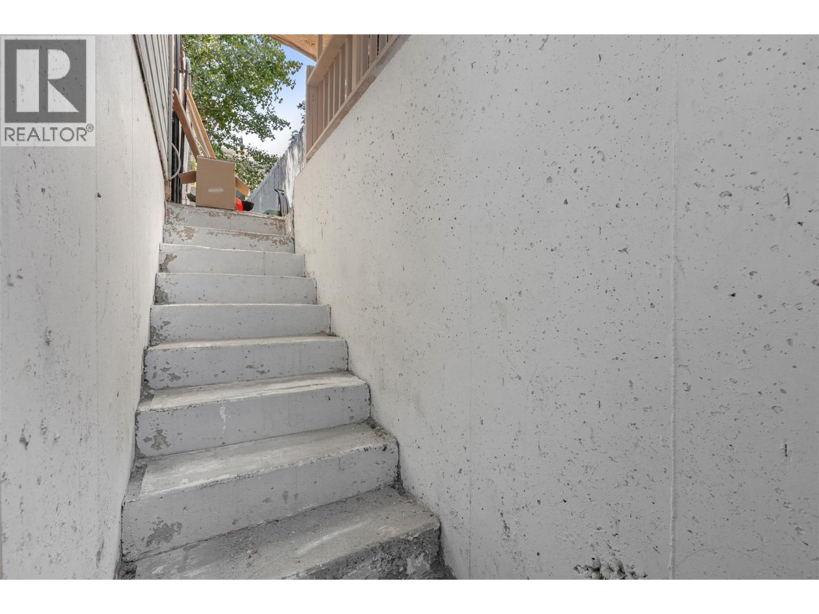  2156 VAN HORNE Drive, Kamloops