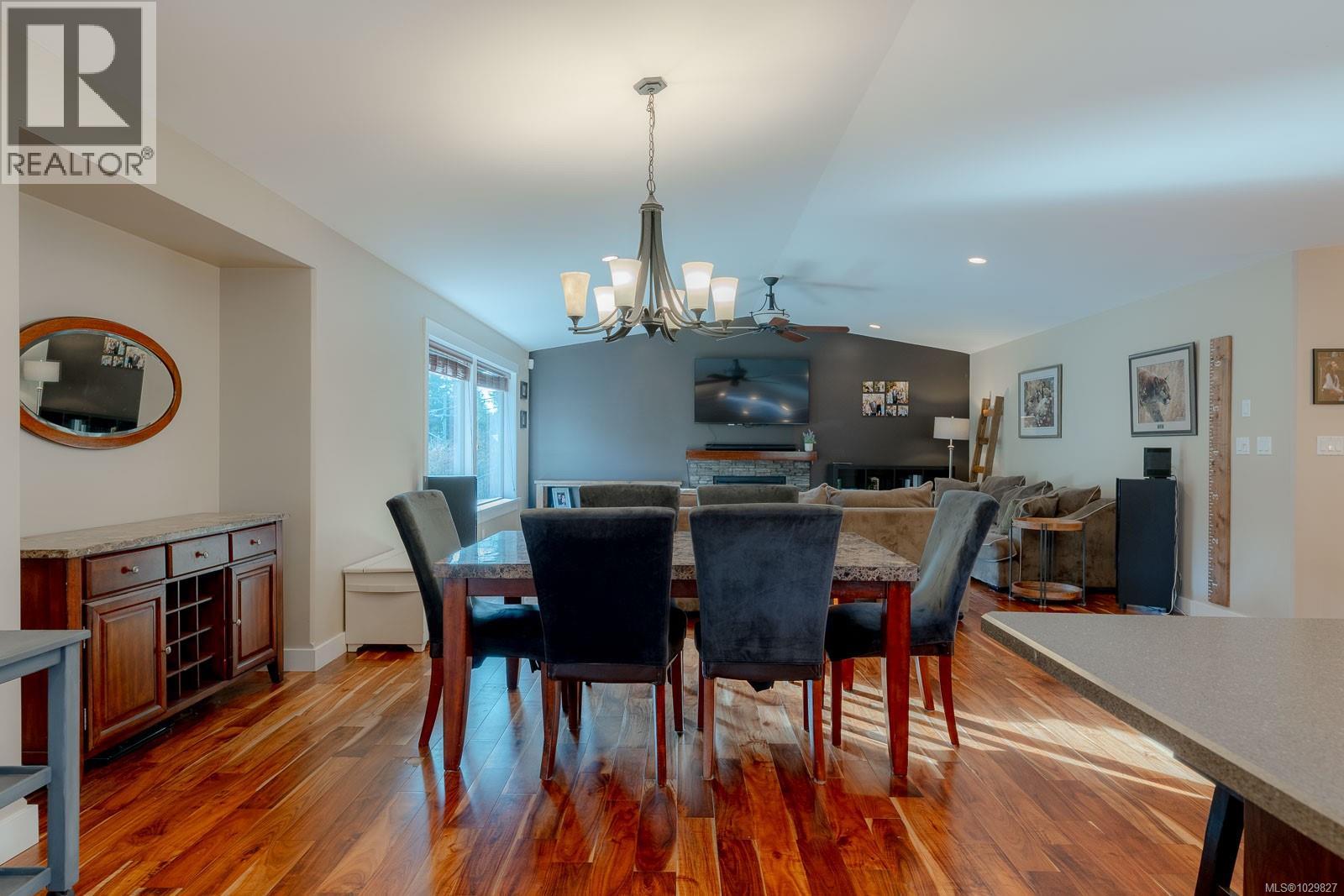 3050 CHARLES ST - 11