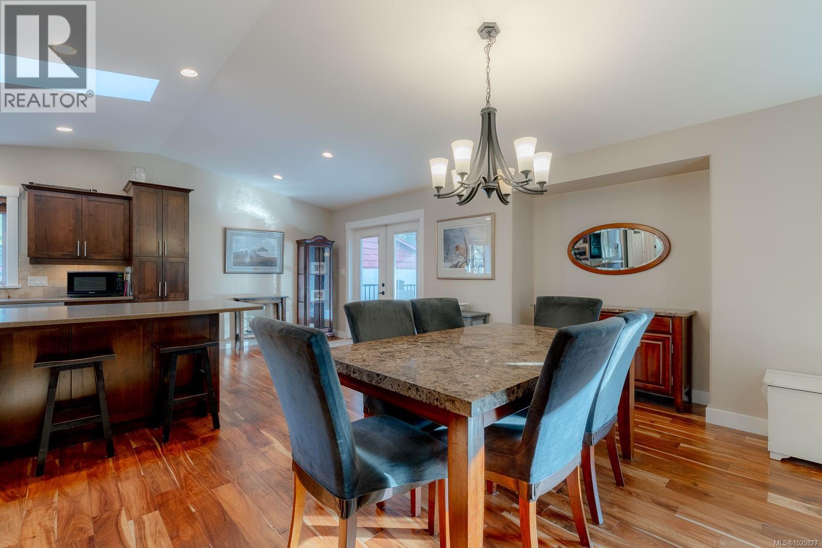 3050 CHARLES ST - 12