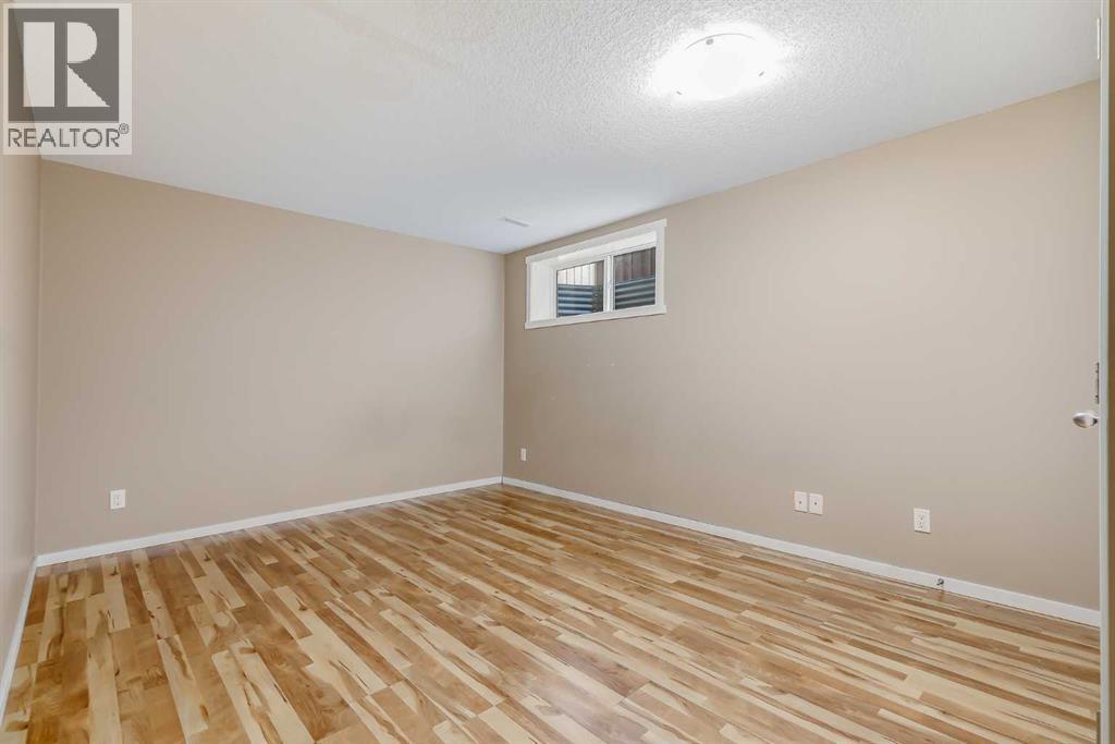 Single Family House for Sale in  New Brighton Manor SE New Brighton Calgary 