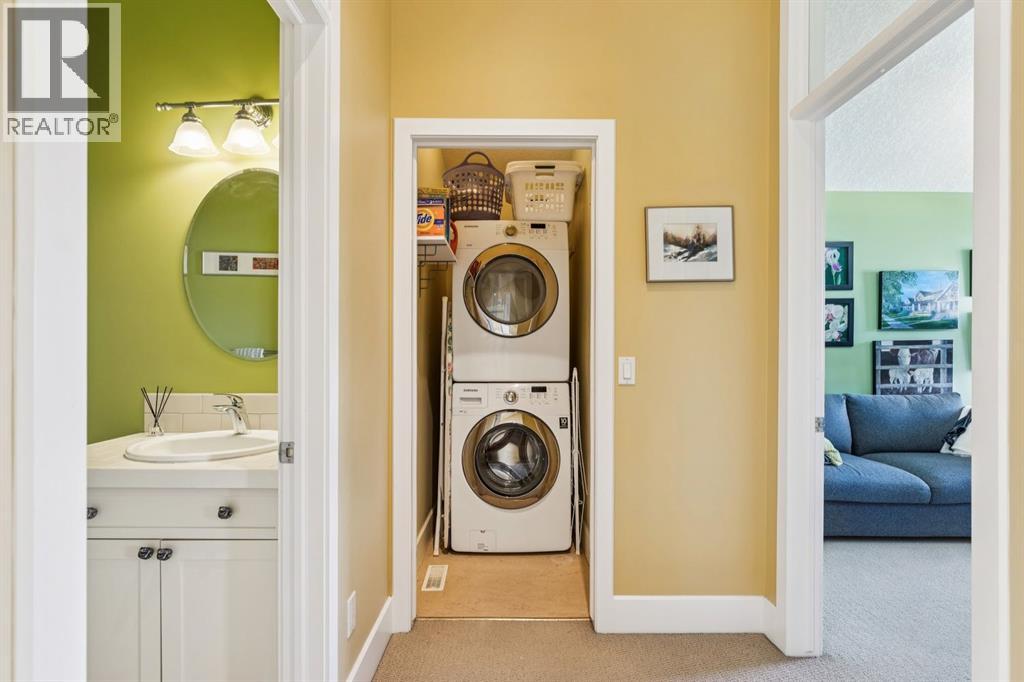 Single Family House for Sale in   Avenue NW West Hillhurst Calgary 