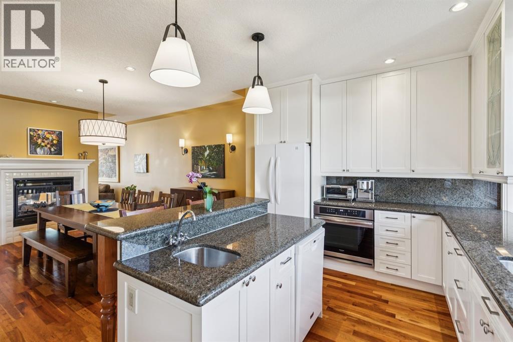 Single Family House for Sale in   Avenue NW West Hillhurst Calgary 