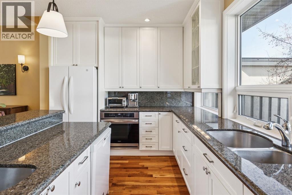 Single Family House for Sale in   Avenue NW West Hillhurst Calgary 