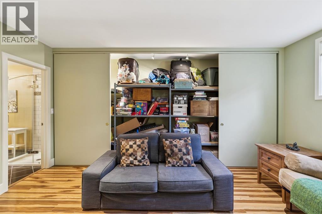 Single Family House for Sale in   Avenue NW West Hillhurst Calgary 