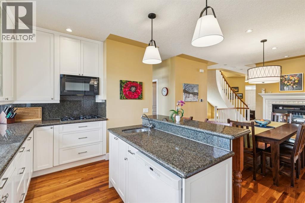 Single Family House for Sale in   Avenue NW West Hillhurst Calgary 