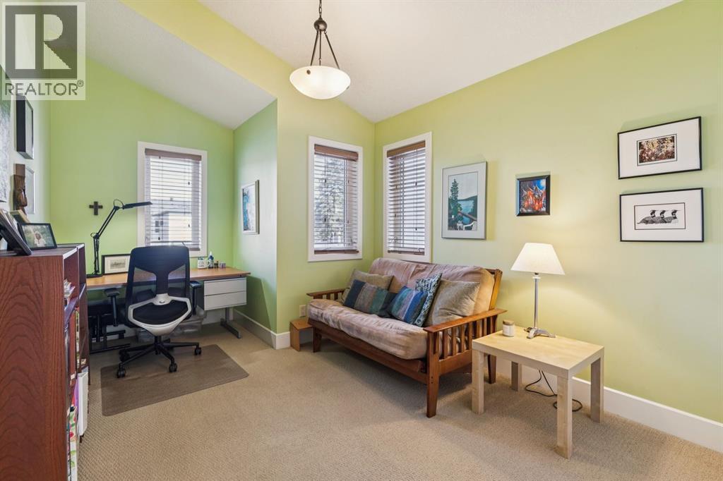 Single Family House for Sale in   Avenue NW West Hillhurst Calgary 