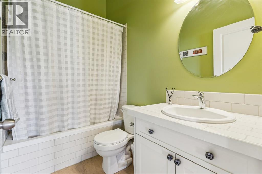 Single Family House for Sale in   Avenue NW West Hillhurst Calgary 