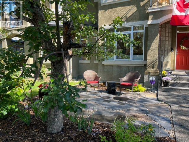 Single Family House for Sale in   Avenue NW West Hillhurst Calgary 