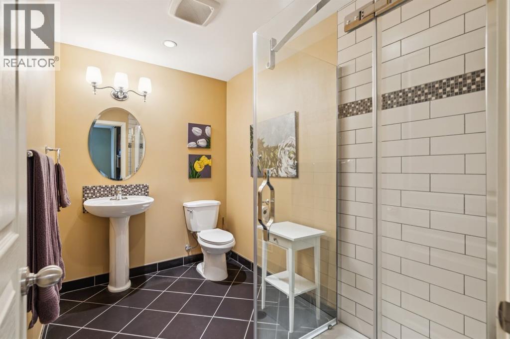 Single Family House for Sale in   Avenue NW West Hillhurst Calgary 