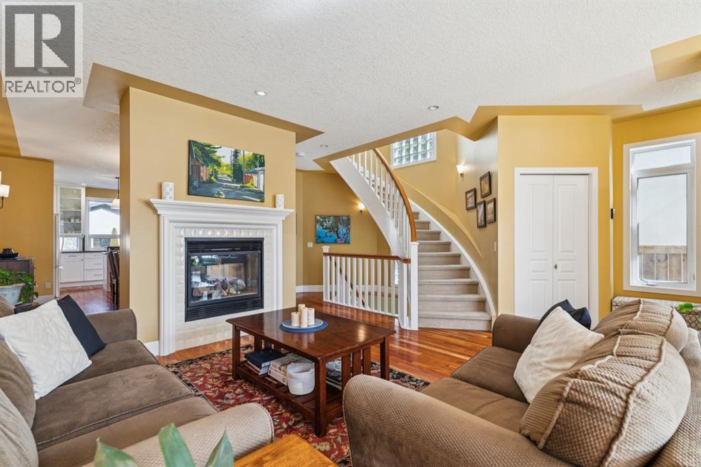 Single Family House for Sale in   Avenue NW West Hillhurst Calgary 