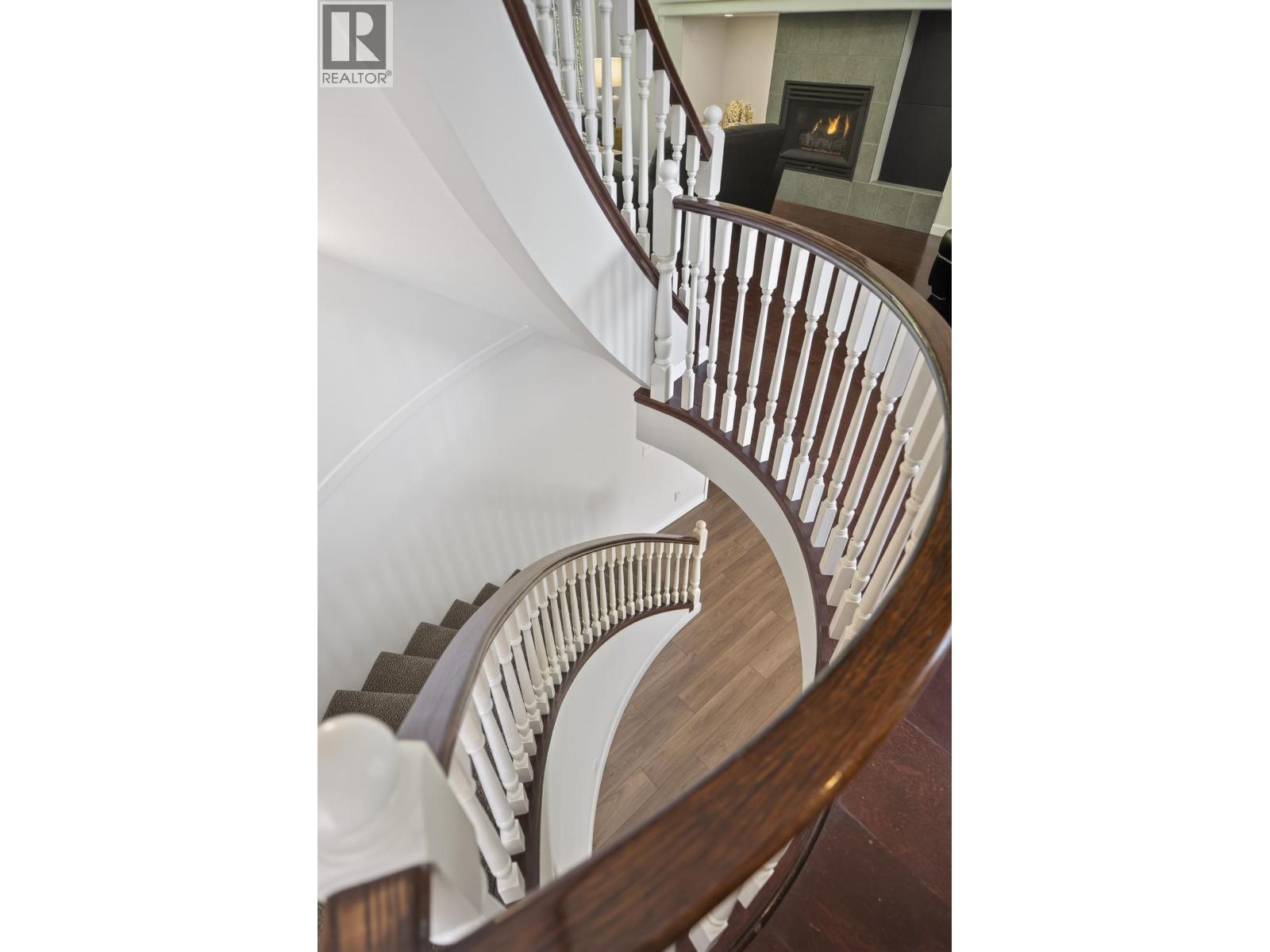 98 LINDEN COURT, Port Moody