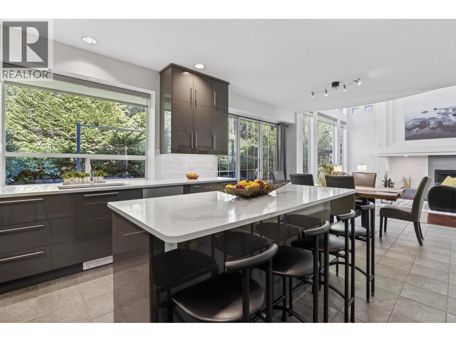 98 LINDEN COURT, Port Moody