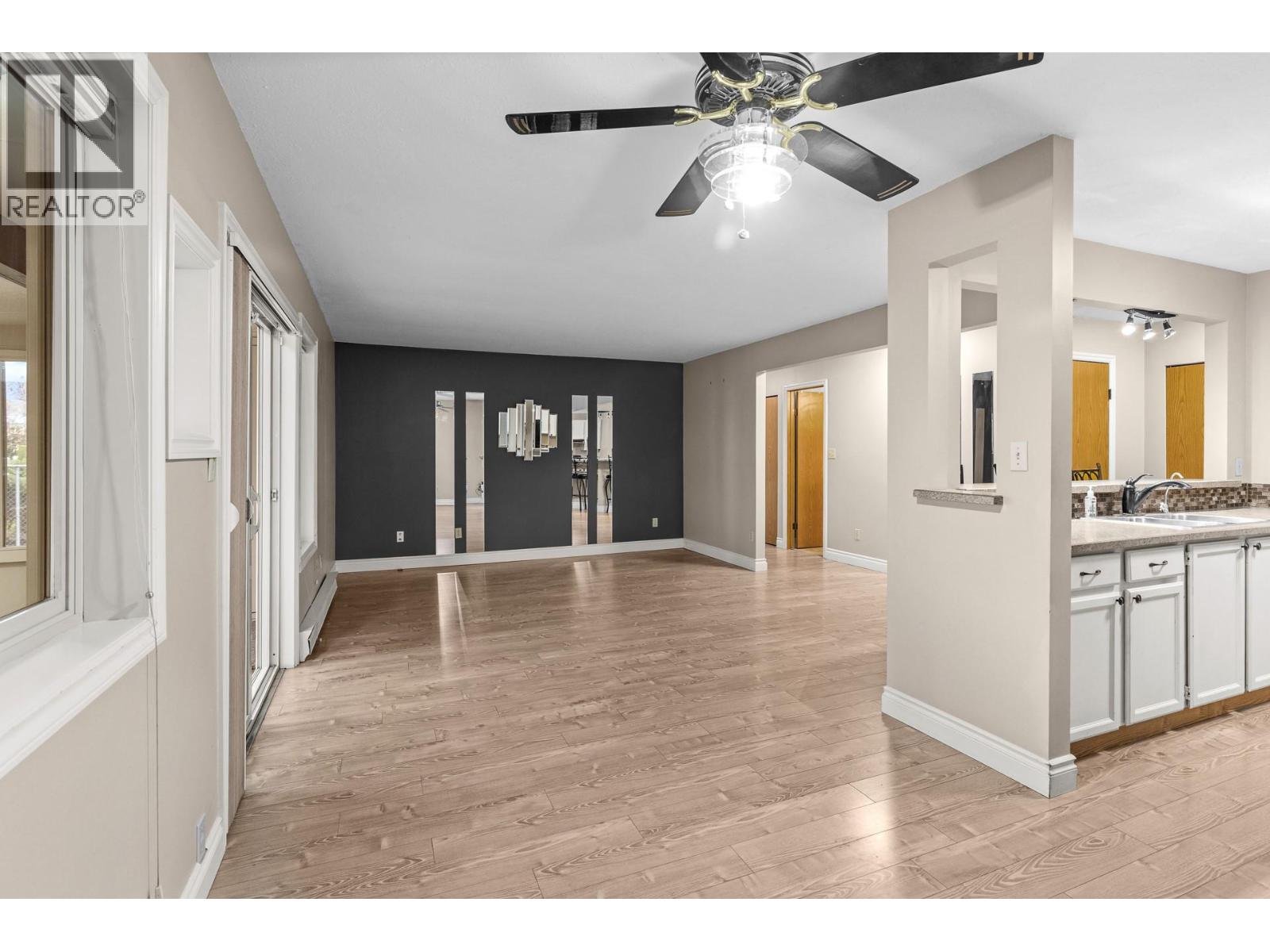 #16 200 Gerstmar Road - 6