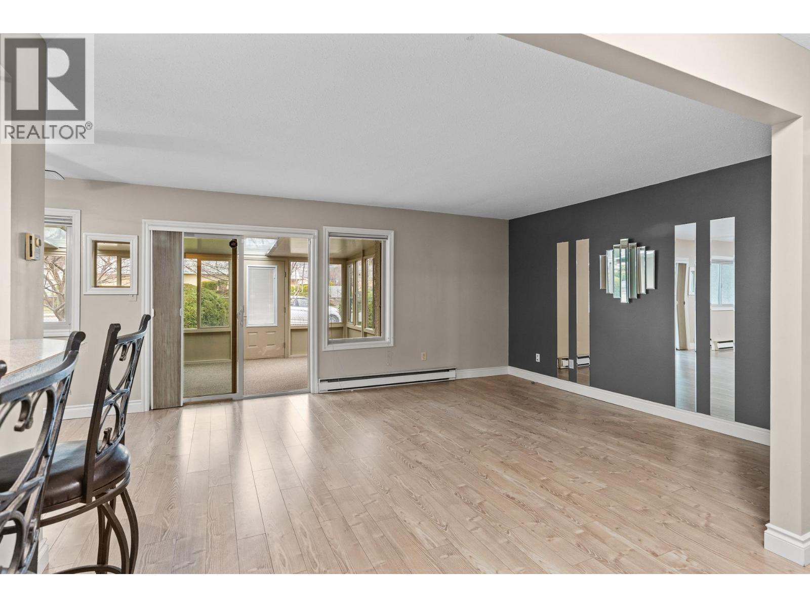#16 200 Gerstmar Road - 8