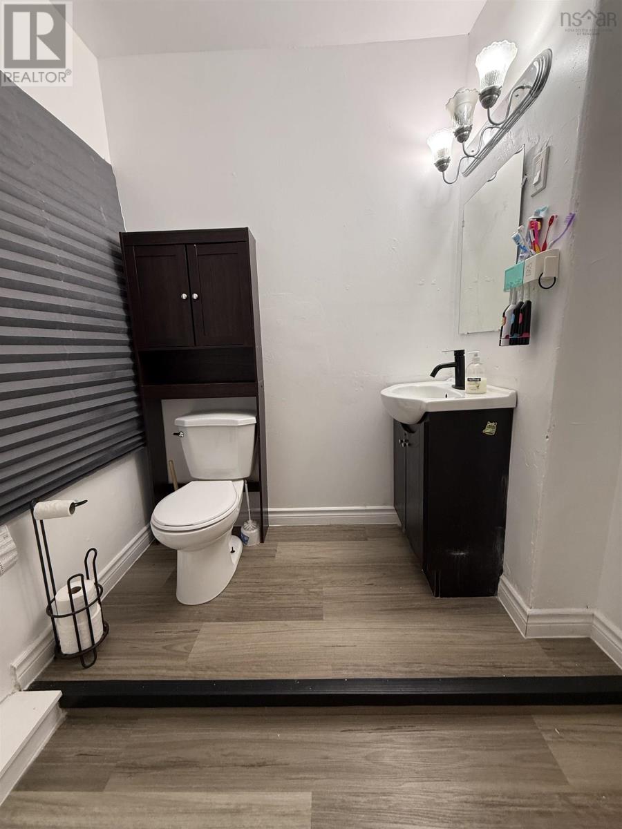 Property 6 of 9 of 15 Winona Street