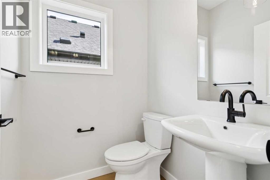 Single Family House Bungalow for Sale in  Shawnee Terrace SW Shawnee Slopes Calgary 