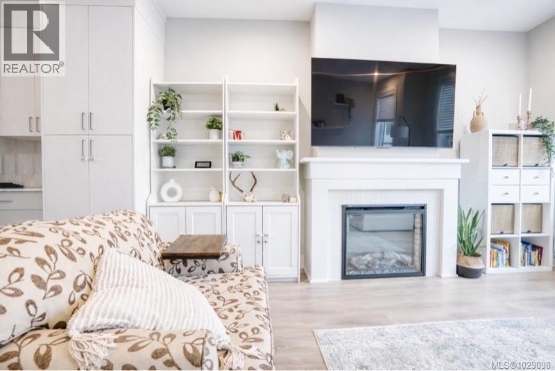 2816 ASTER CRT - Image 3