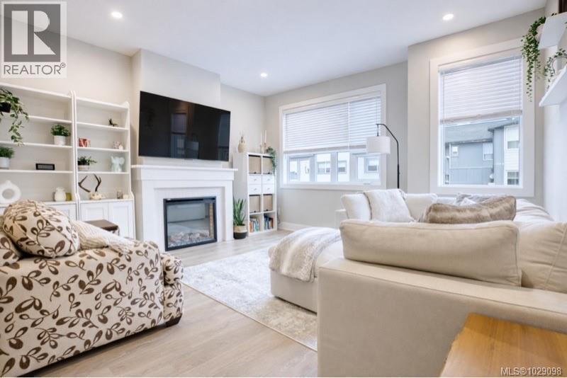 2816 ASTER CRT - Image 2