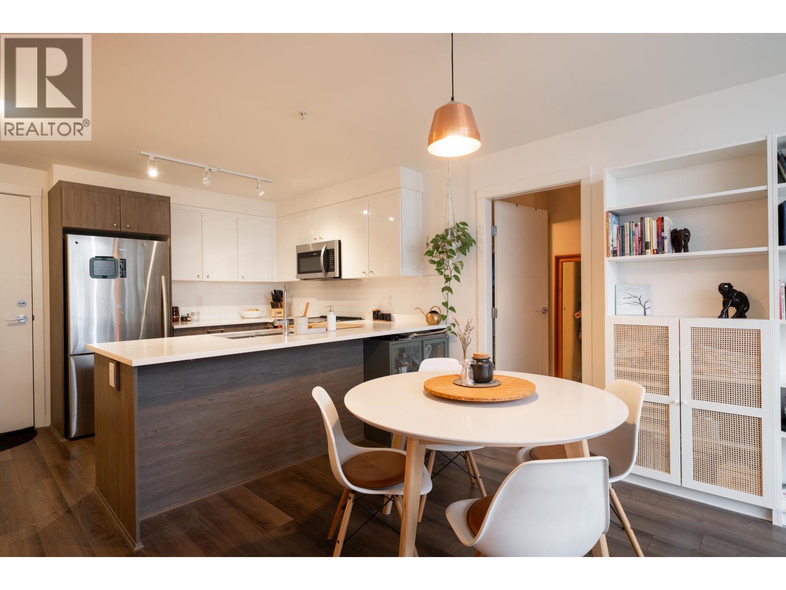 215 2525 CLARKE STREET, Port Moody