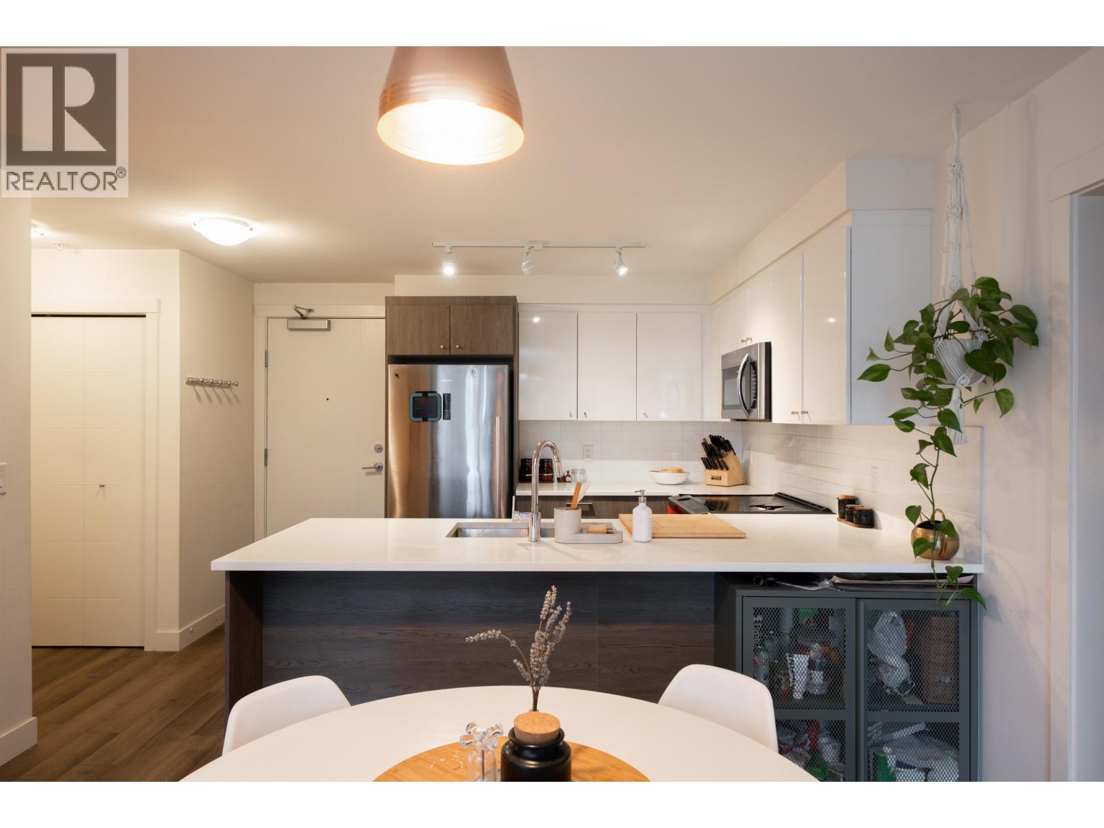 215 2525 CLARKE STREET, Port Moody