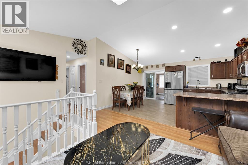 796 RICHMOND STREET - 14