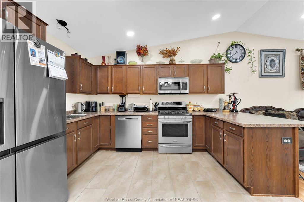 796 RICHMOND STREET - 18