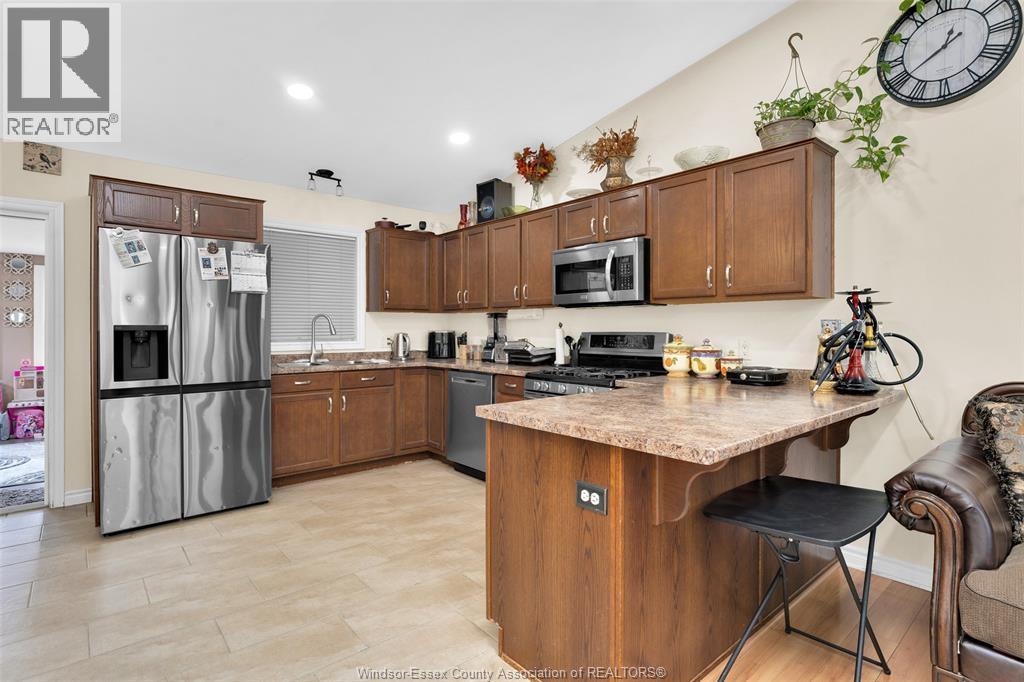 796 RICHMOND STREET - 19