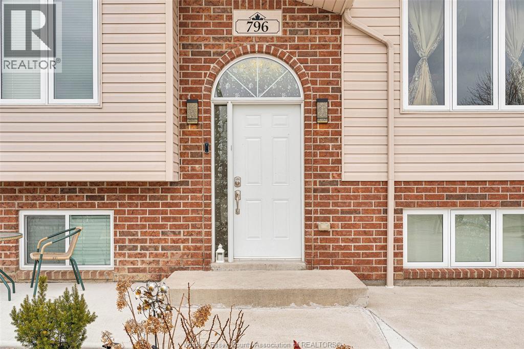 796 RICHMOND STREET - 3