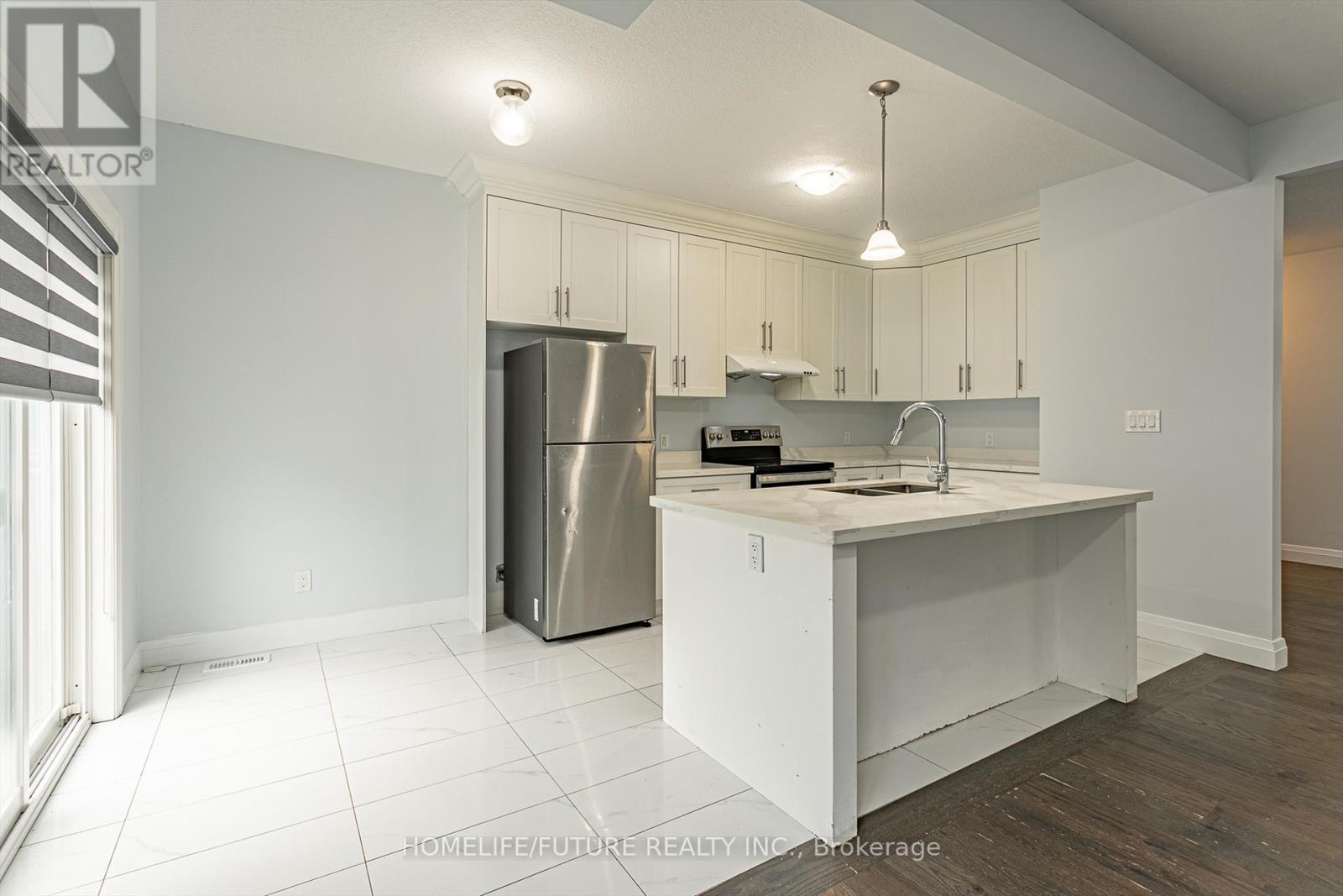124 KING STREET E - 7