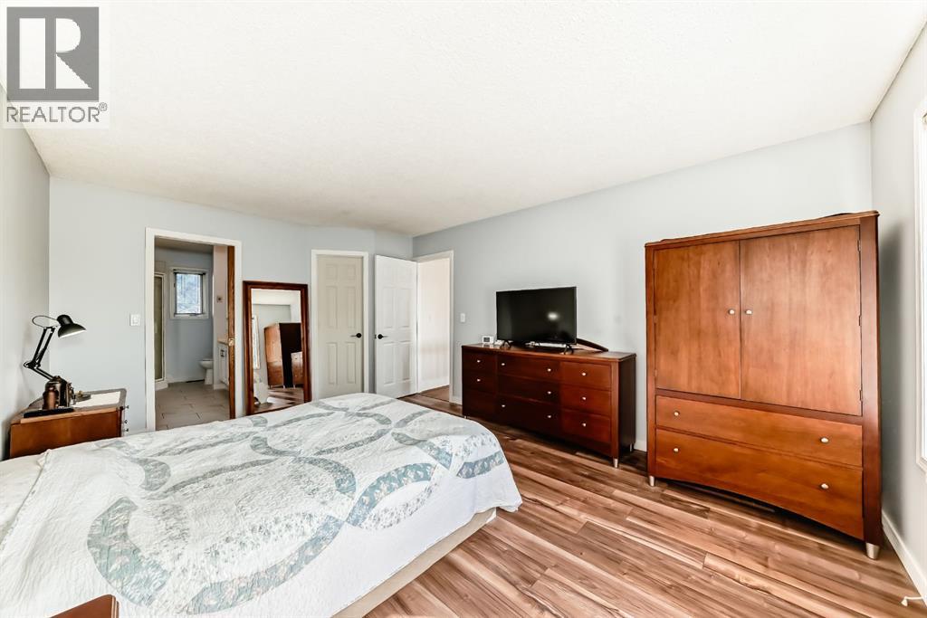 Single Family House for Sale in  Sunmills Drive SE Sundance Calgary 