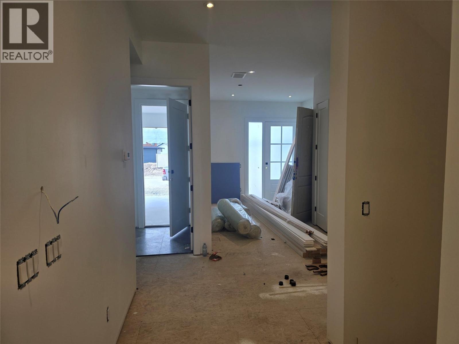  996 Bull Crescent, Kelowna