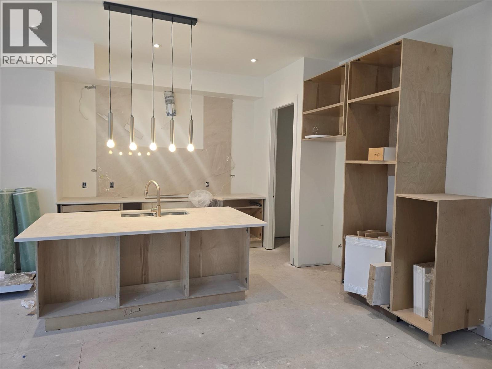  996 Bull Crescent, Kelowna